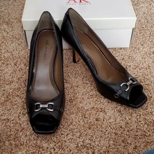 Anne Klein pump new